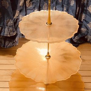 White Gold Resin Trilayer Stand