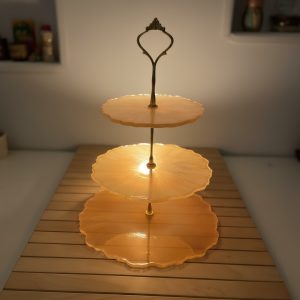 White Gold Resin Trilayer Stand