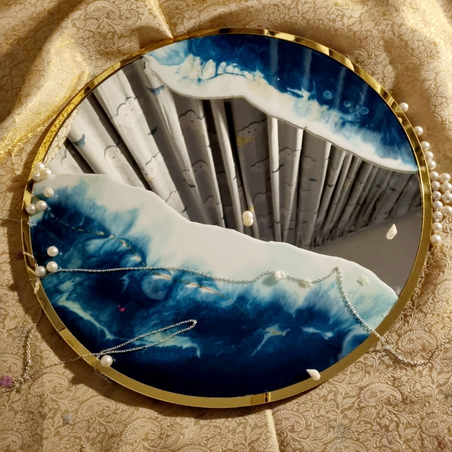Ocean mirror (resin work)